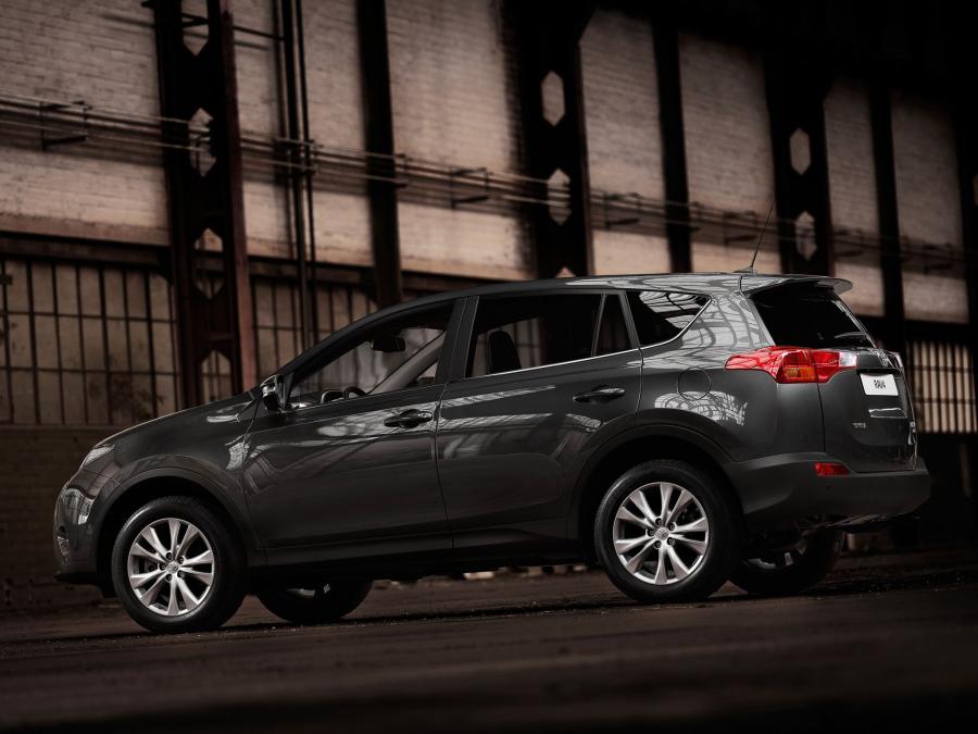  Toyota RAV4 2013 года  (фото 7 из 89)